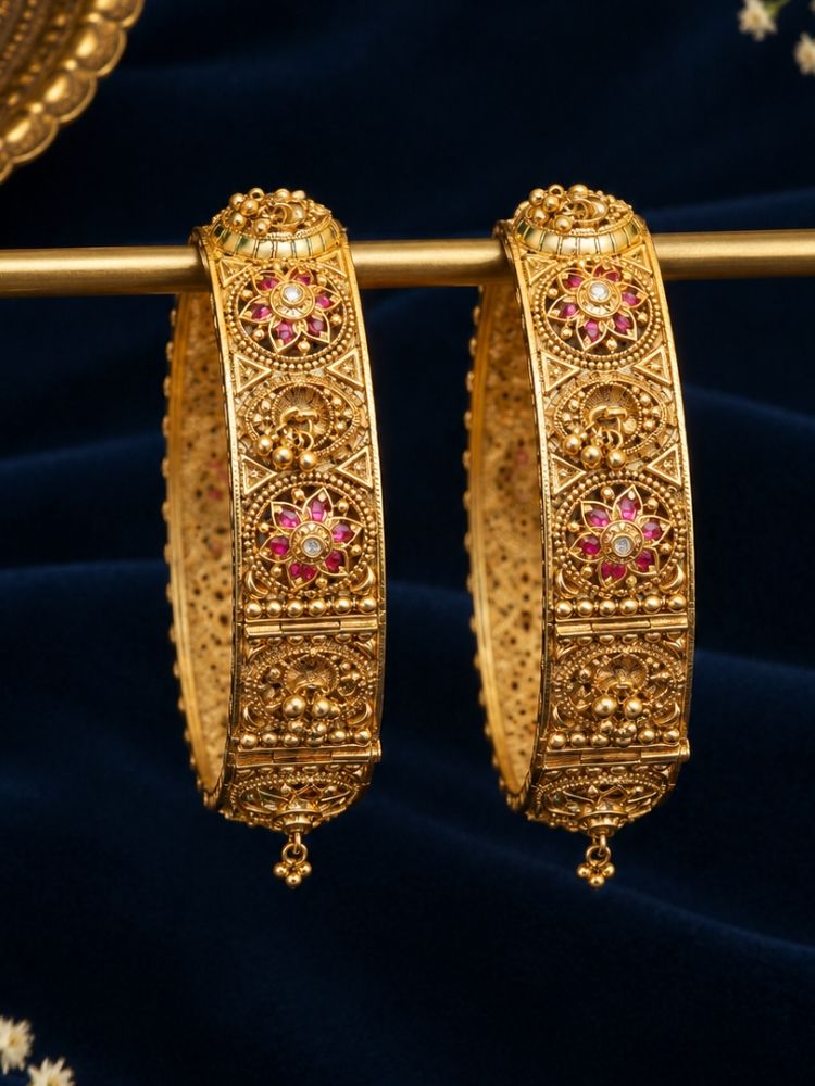 Rehmat Bangle Set