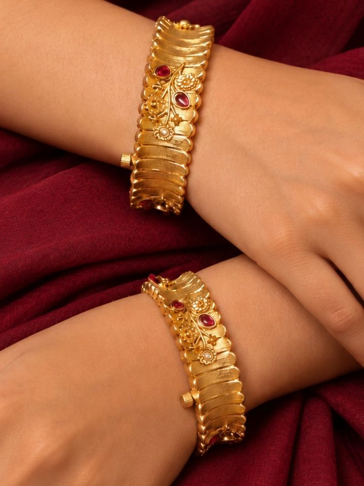 Shilpika Bangle set  (BABU - 17)