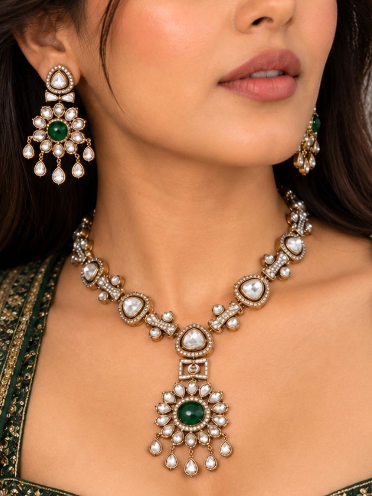 Savanah Green Necklace Set