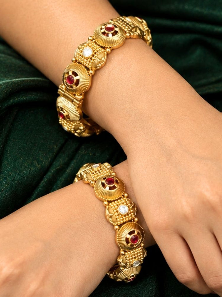 Dhruvatara Bangle set