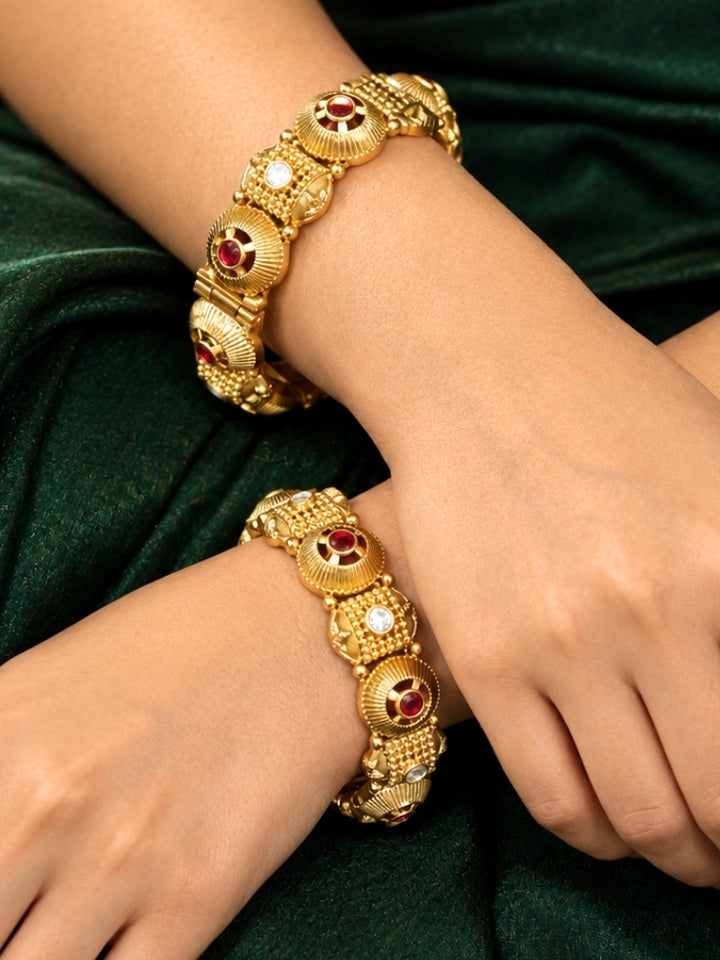 Dhruvatara Bangle set