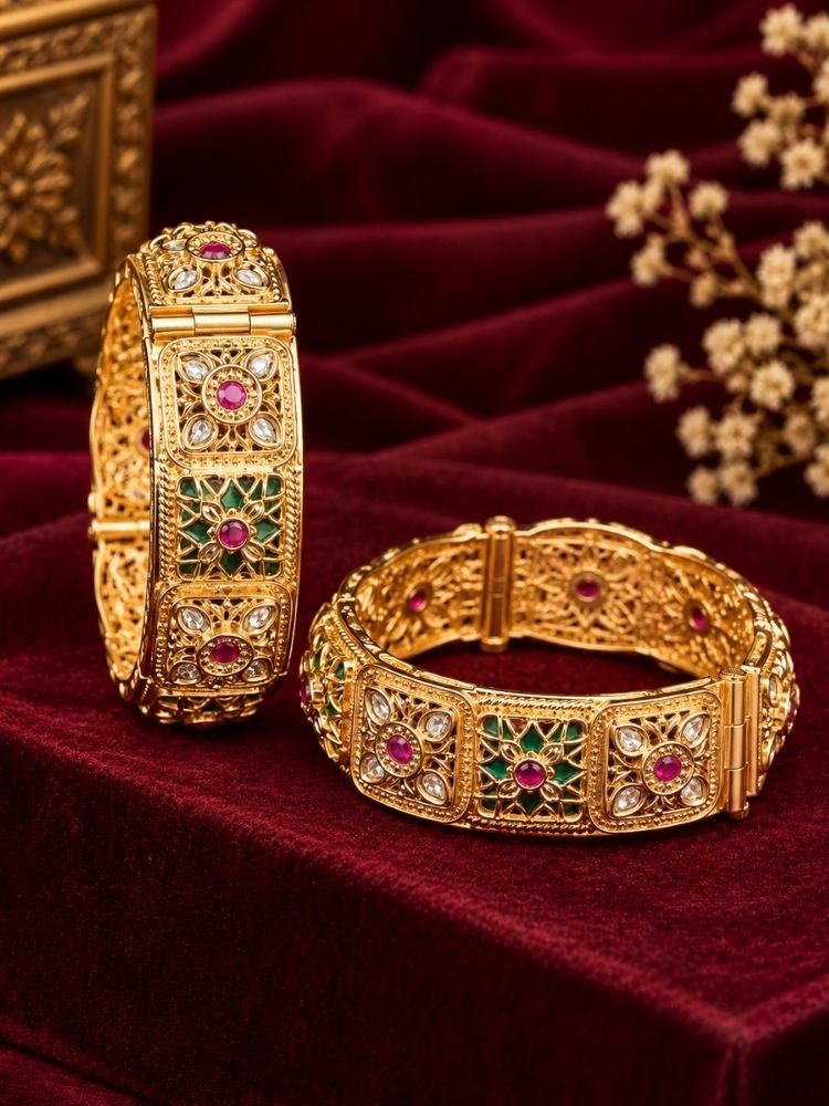 Bahurupa Bangle set