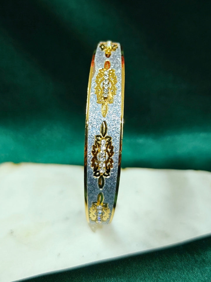 1 --Bracelets (Adjustable)