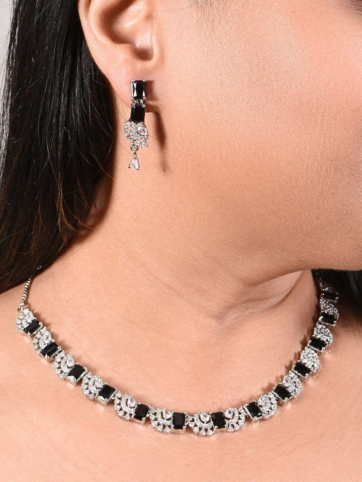 Selena Black Necklace Set