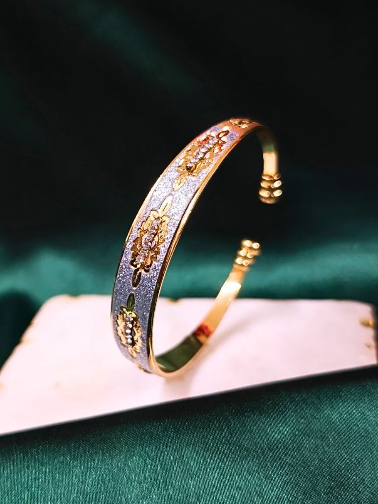 1 --Bracelets (Adjustable)