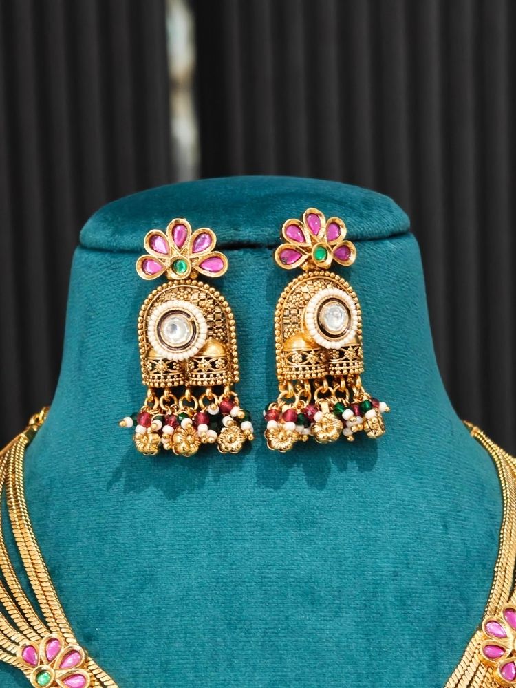 Zilaan Gold Necklace Set