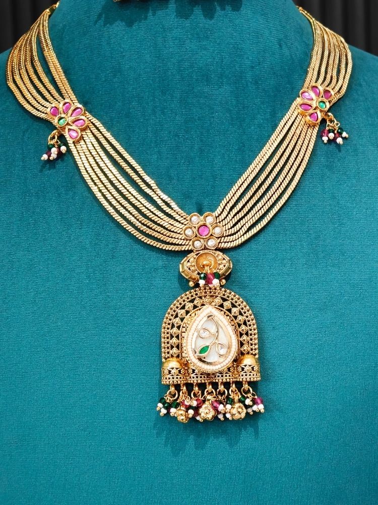 Zilaan Gold Necklace Set
