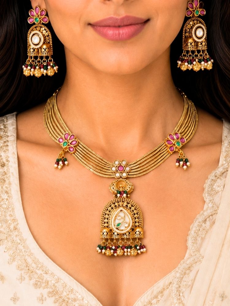 Zilaan Gold Necklace Set