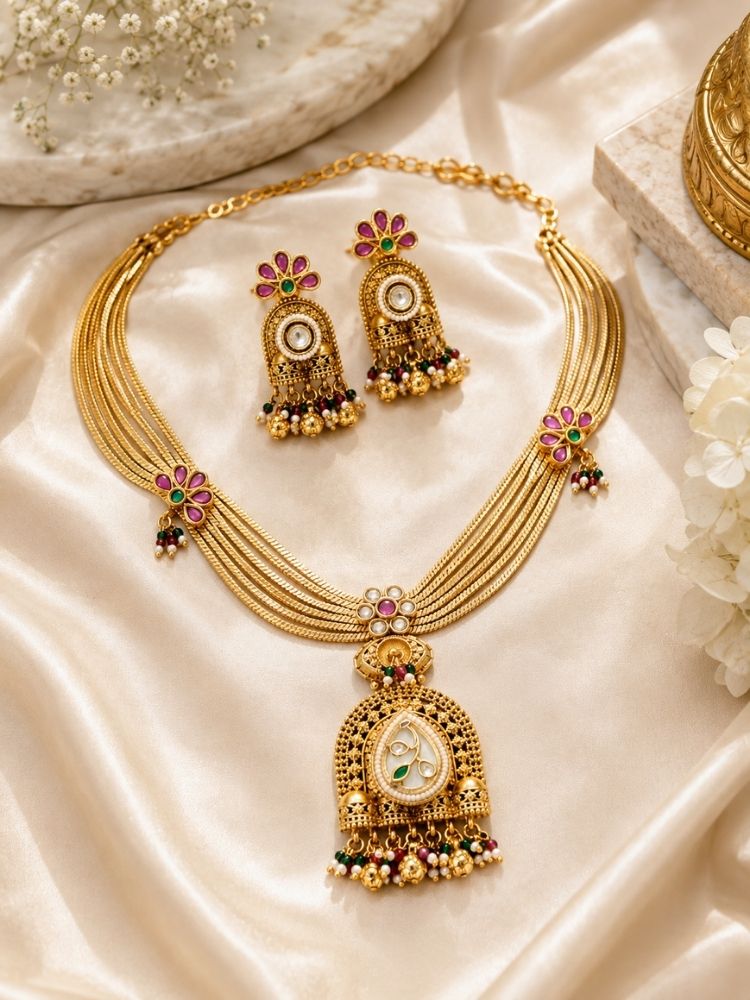 Zilaan Gold Necklace Set