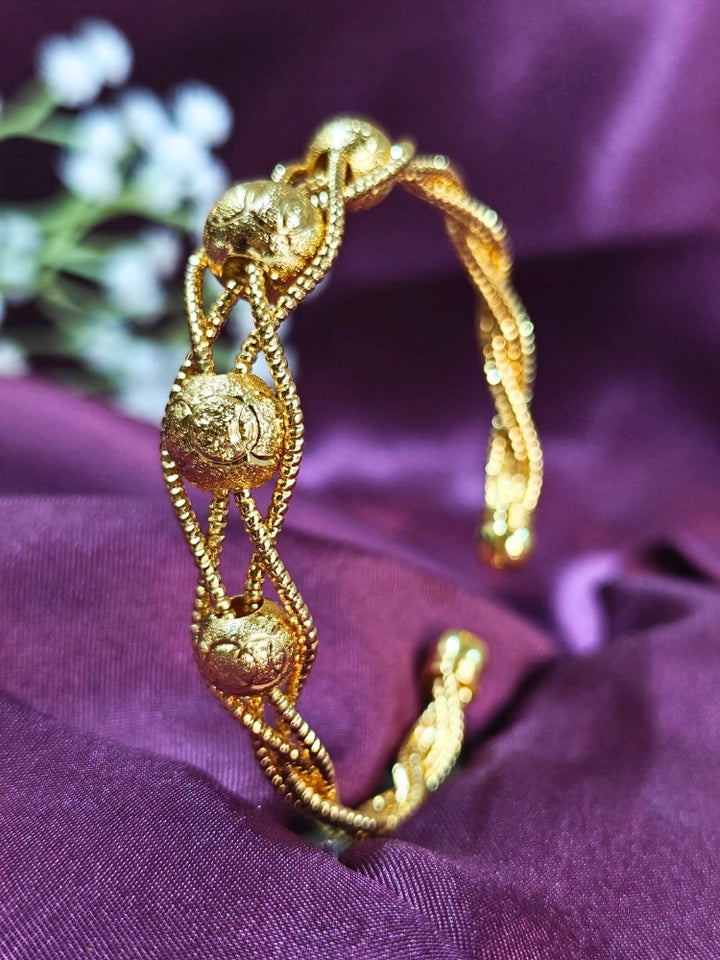 Veloura Bracelet (Adjustable)