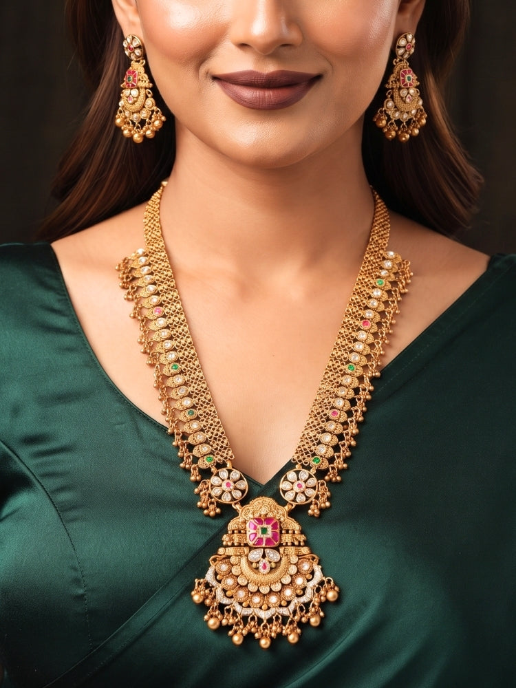 Indivara Necklace Set