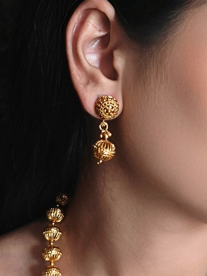 Parinita Necklace Set