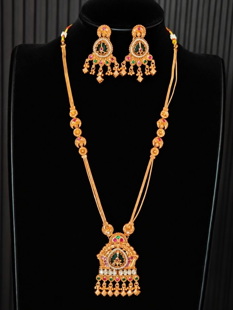Tavisha Necklace Set