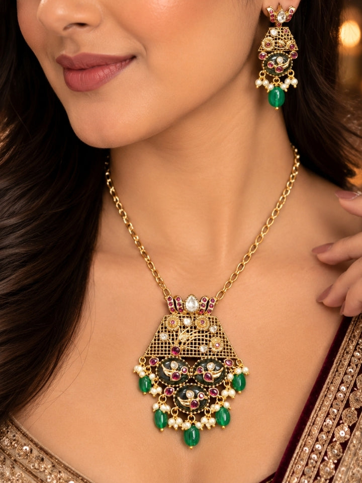 Kausiki Necklace Set
