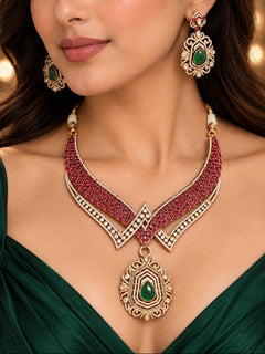 Elaine Necklace Set