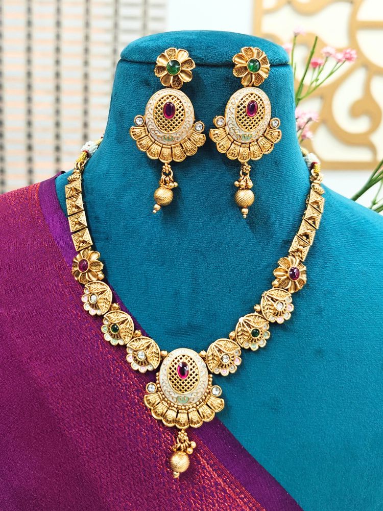 Siya Necklace Set