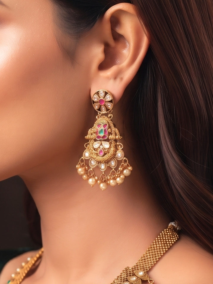 Indivara Necklace Set