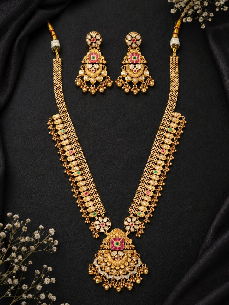 Indivara Necklace Set