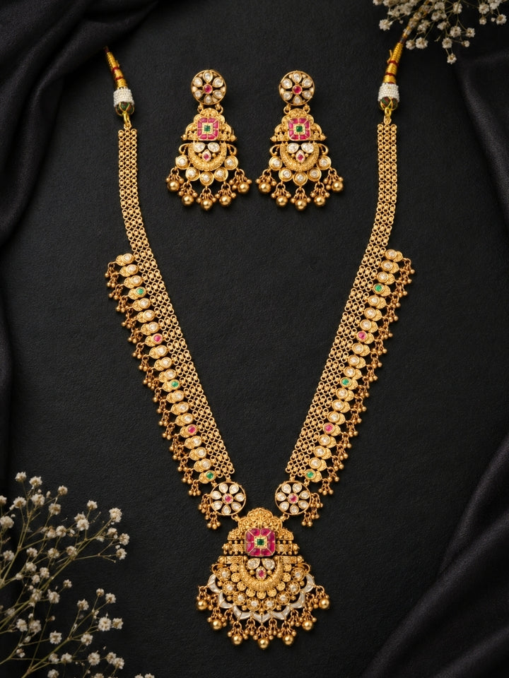 Indivara Necklace Set