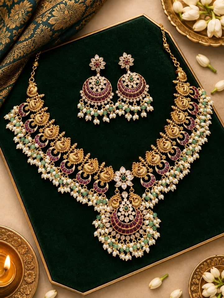 Trivenika Necklace set