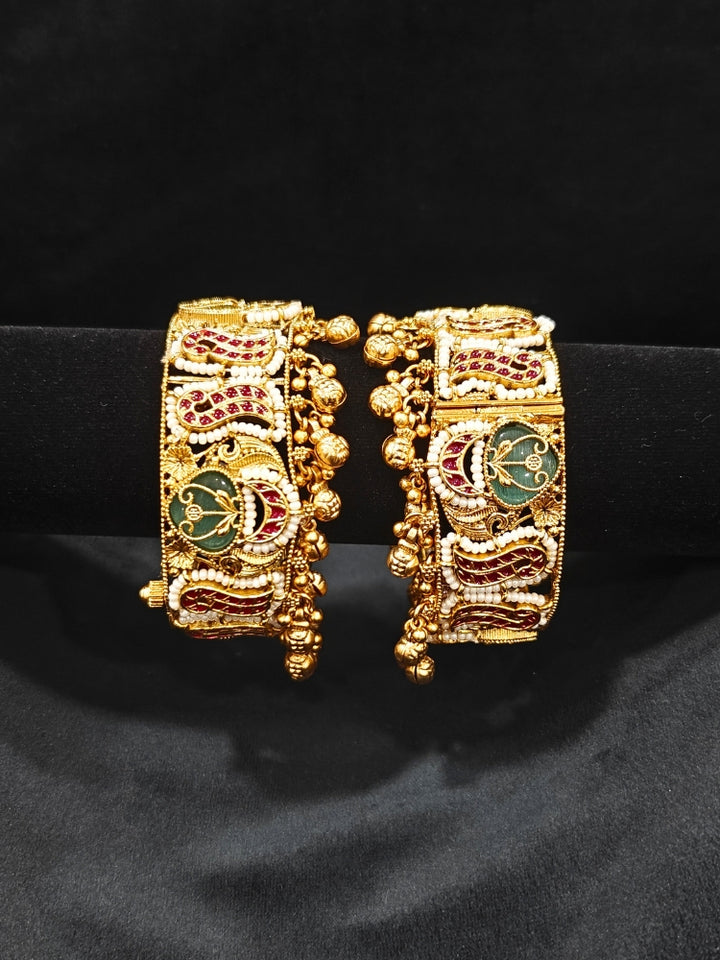 Chitralekha Bangle Set