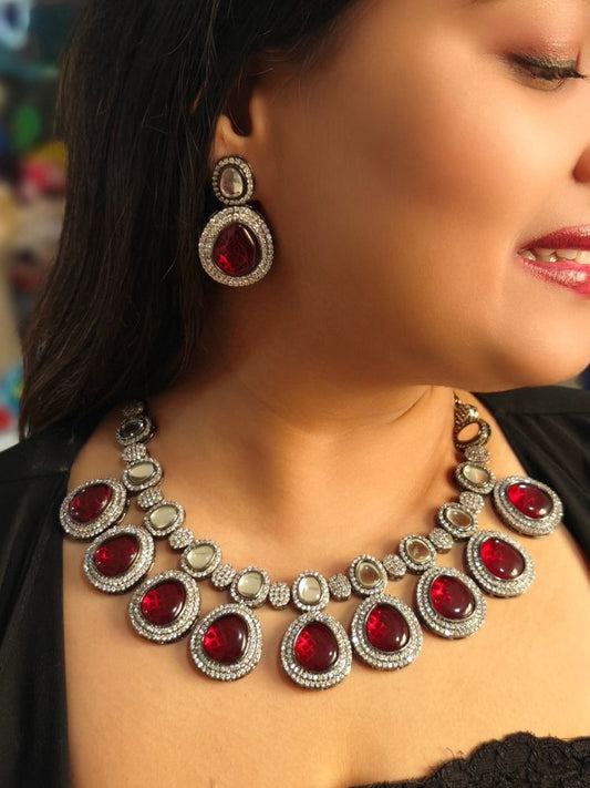 Red Elizabeth Necklace Set