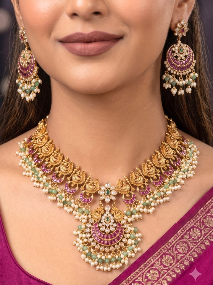 Trivenika Necklace set