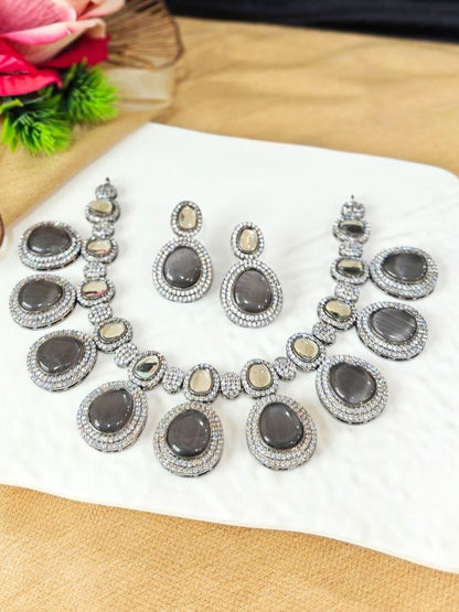 Grey Elizabeth Necklace Set