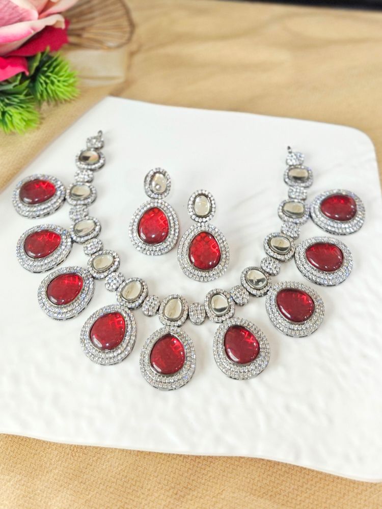 Red Elizabeth Necklace Set