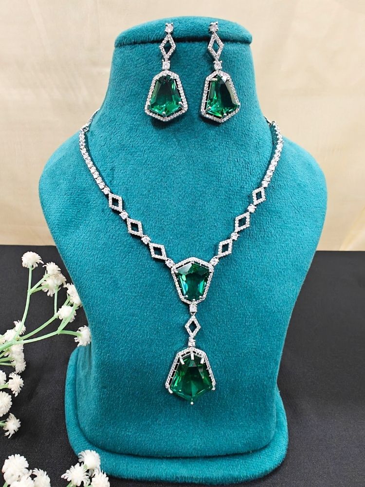 Angela Green Necklace Set