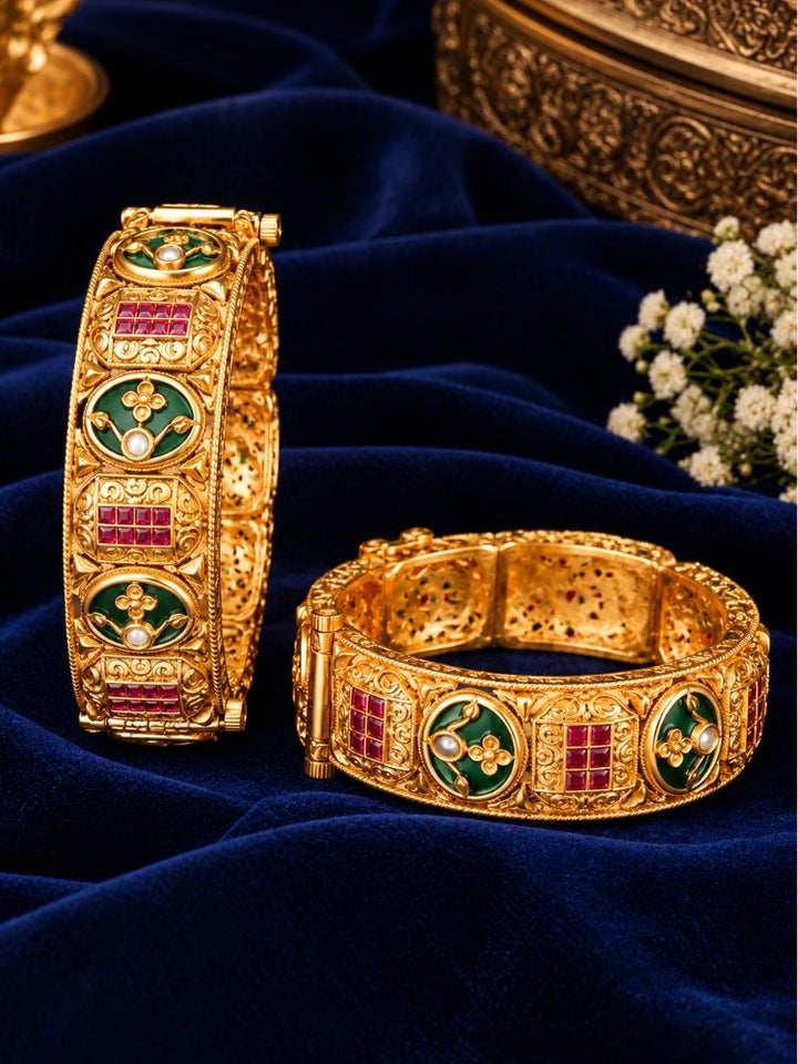 Lipika Bangle Set