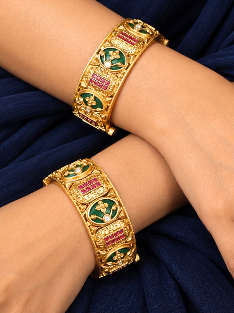 Lipika Bangle Set