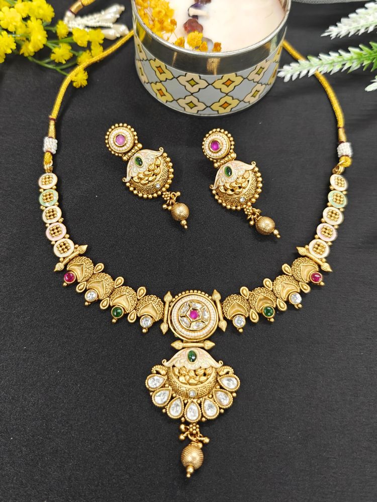 Amulya Necklace Set