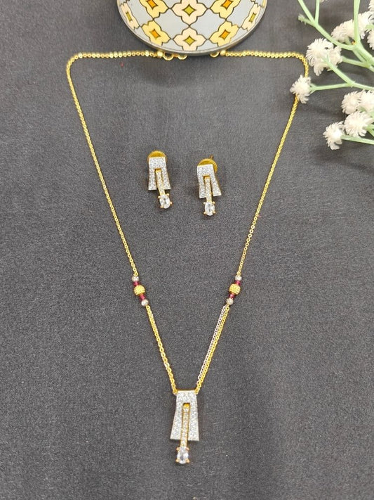 Esmeralda Yellow Gold Pendant Set