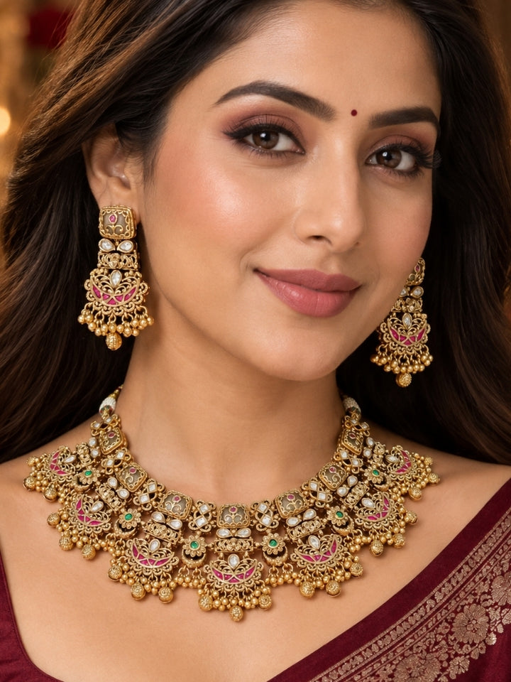 Rajasabhika Necklace Set