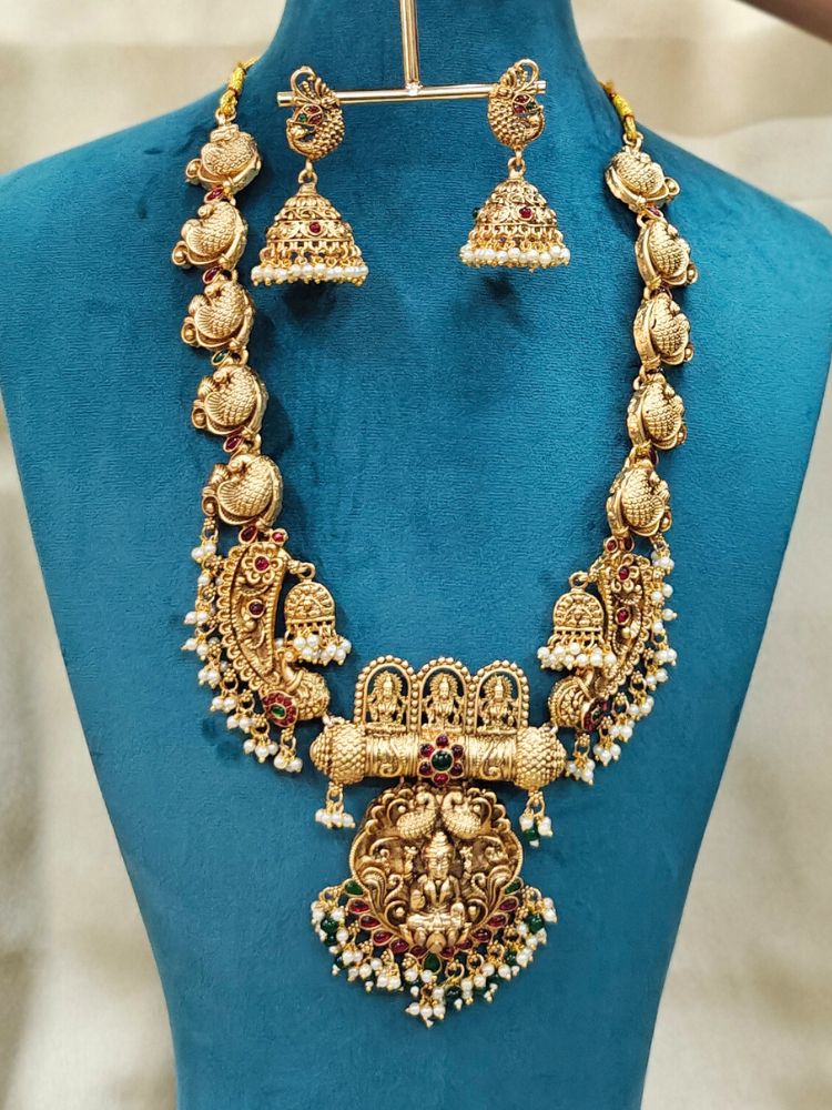 Vidya Temple Necklace Set