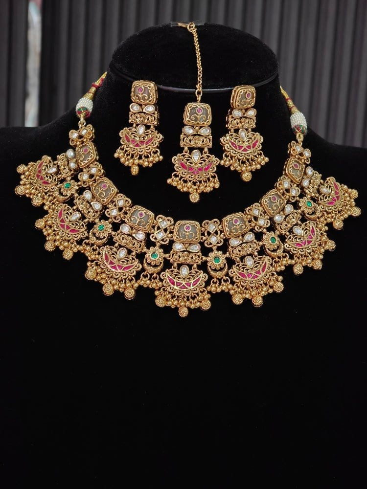 Rajasabhika Necklace Set