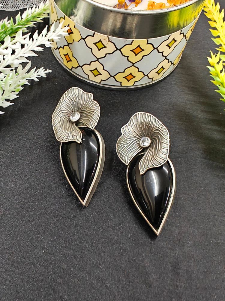 Habiscus Black Earrings