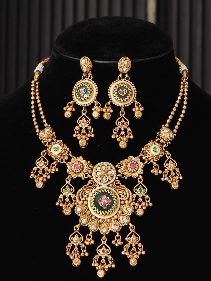 Hemabandhu Necklace Set