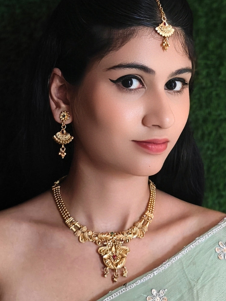 Vedavati Necklace Set