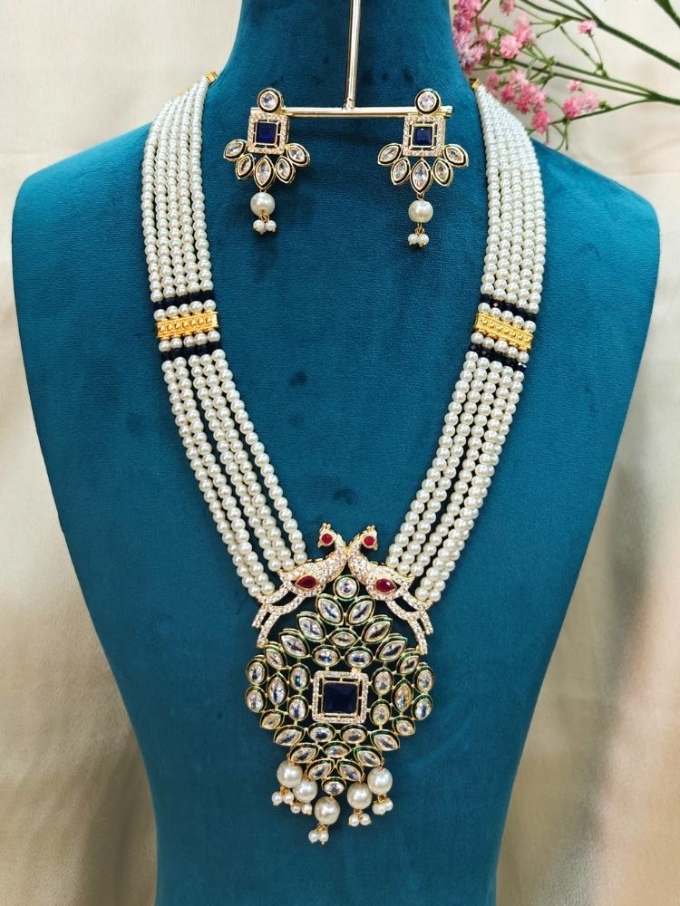 White Maanya Necklace Set