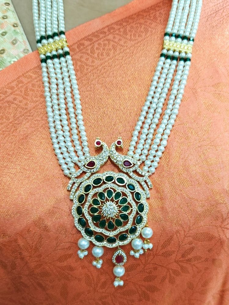 White Gayatri Necklace Set