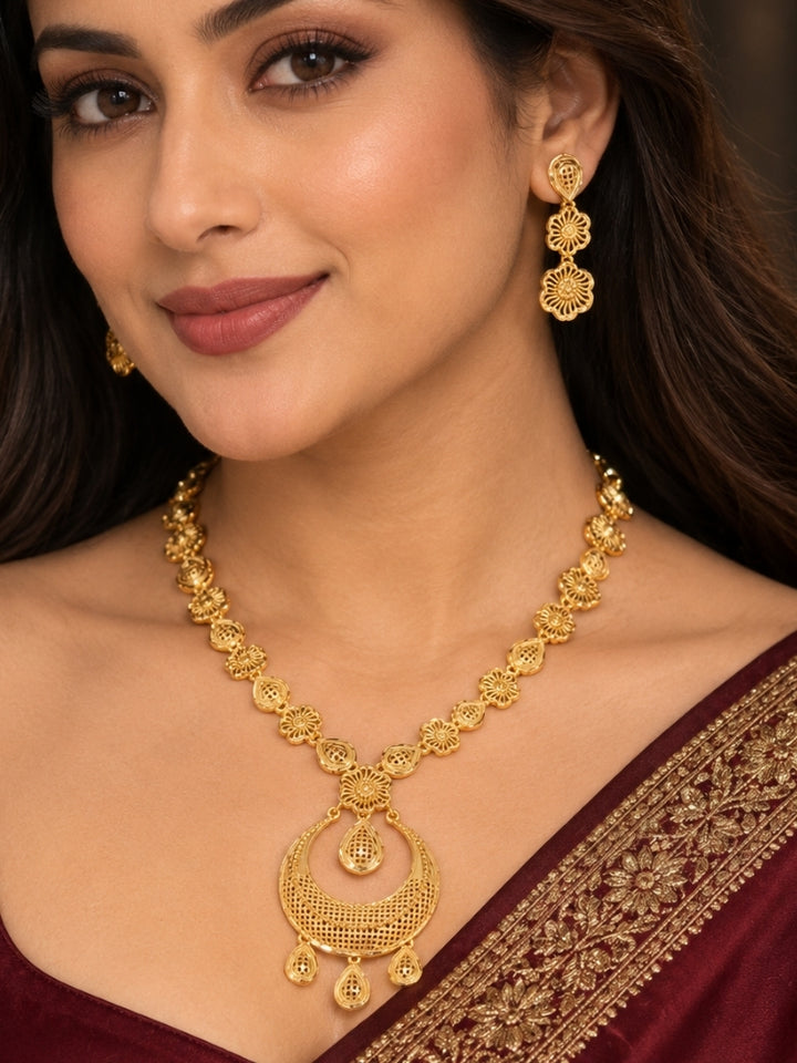 Hemakirti Necklace Set