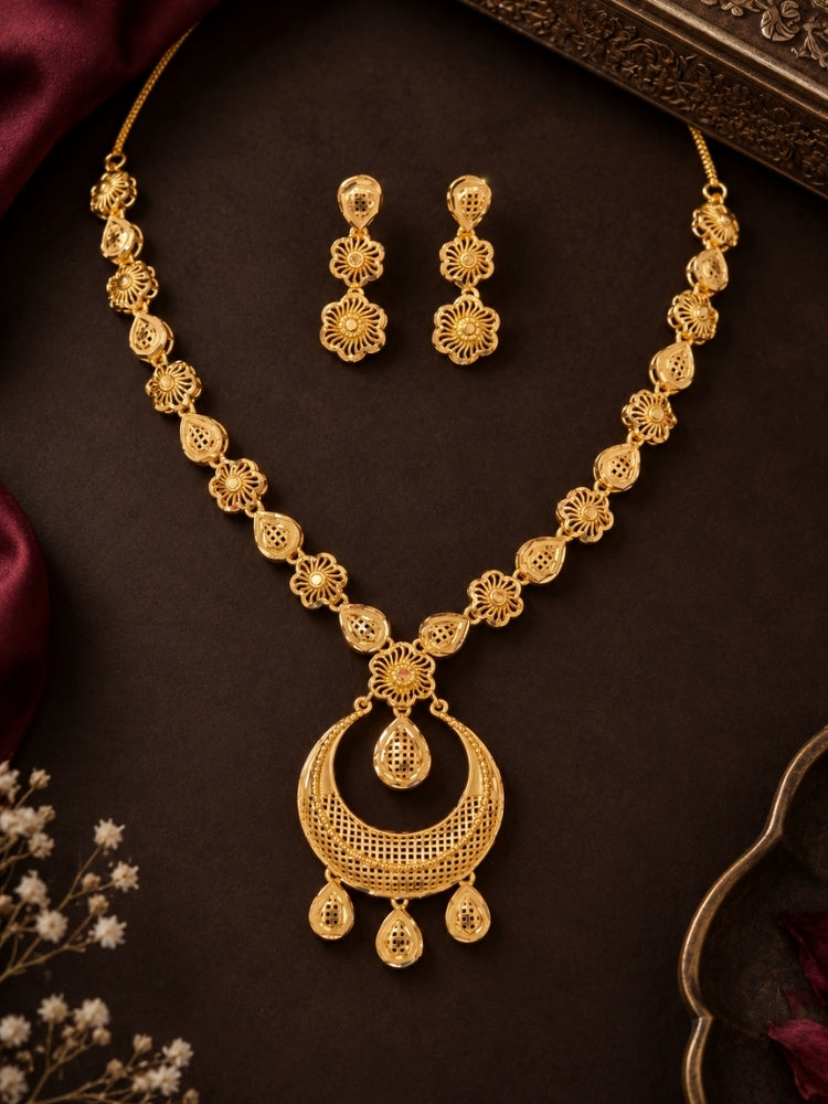 Hemakirti Necklace Set