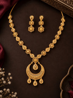 Hemakirti Necklace Set