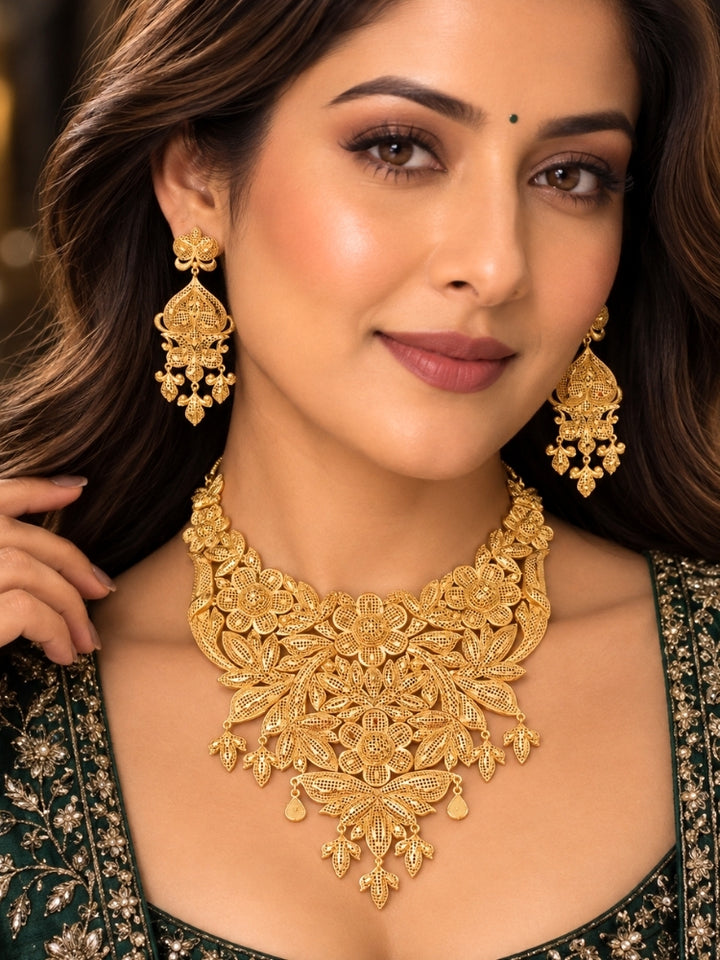Lataveethi Necklace Set