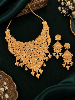 Lataveethi Necklace Set