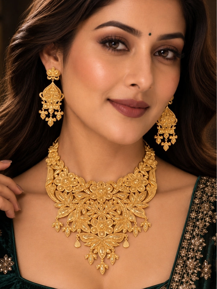 Lataveethi Necklace Set
