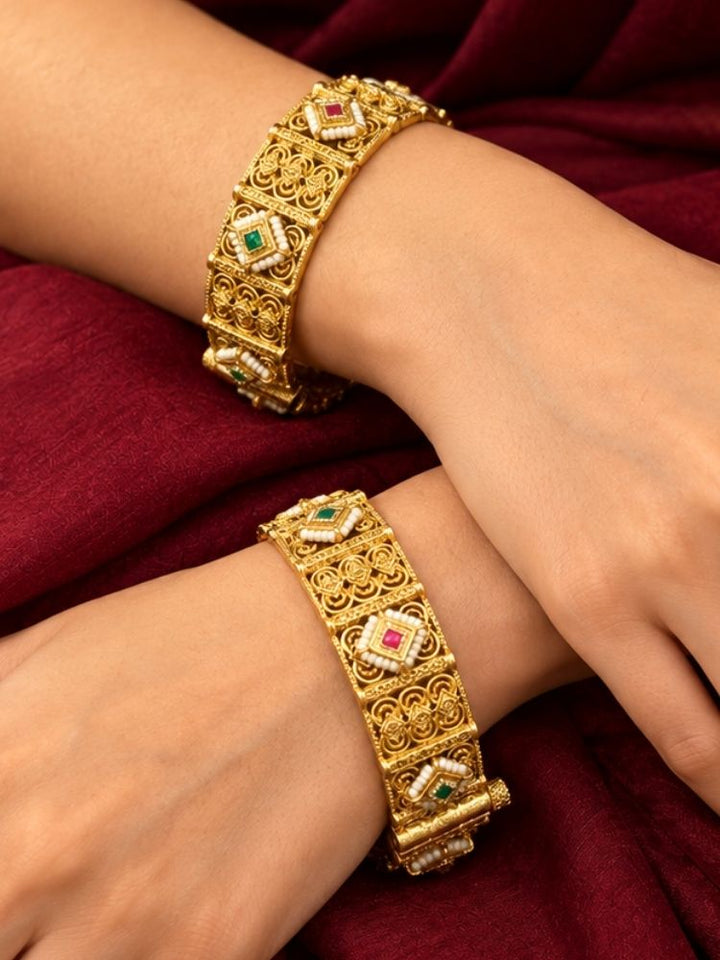 Vaidurya Bangle Set
