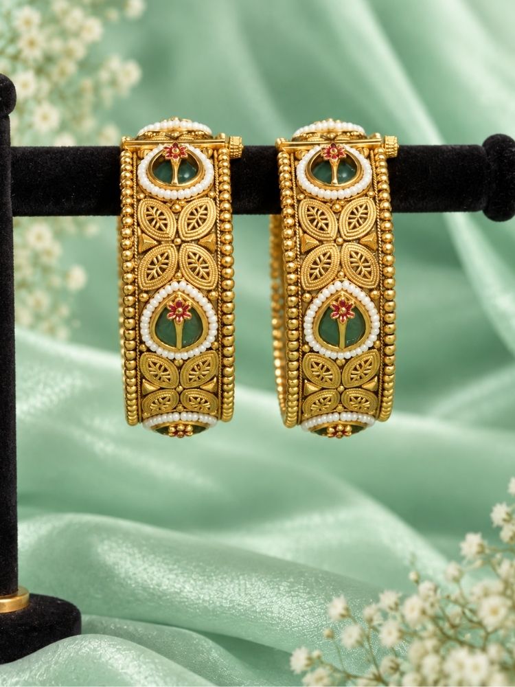 Taalapatra Bangle Set